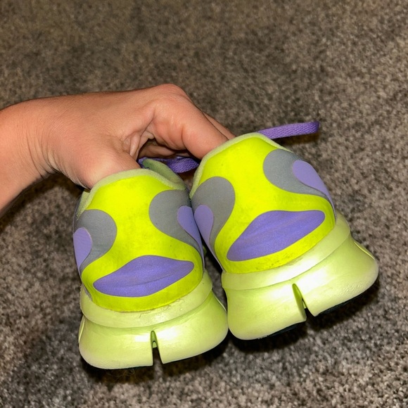 NIKE free run 5.0 neon running shoes purple and yellow - Picture 6 of 7